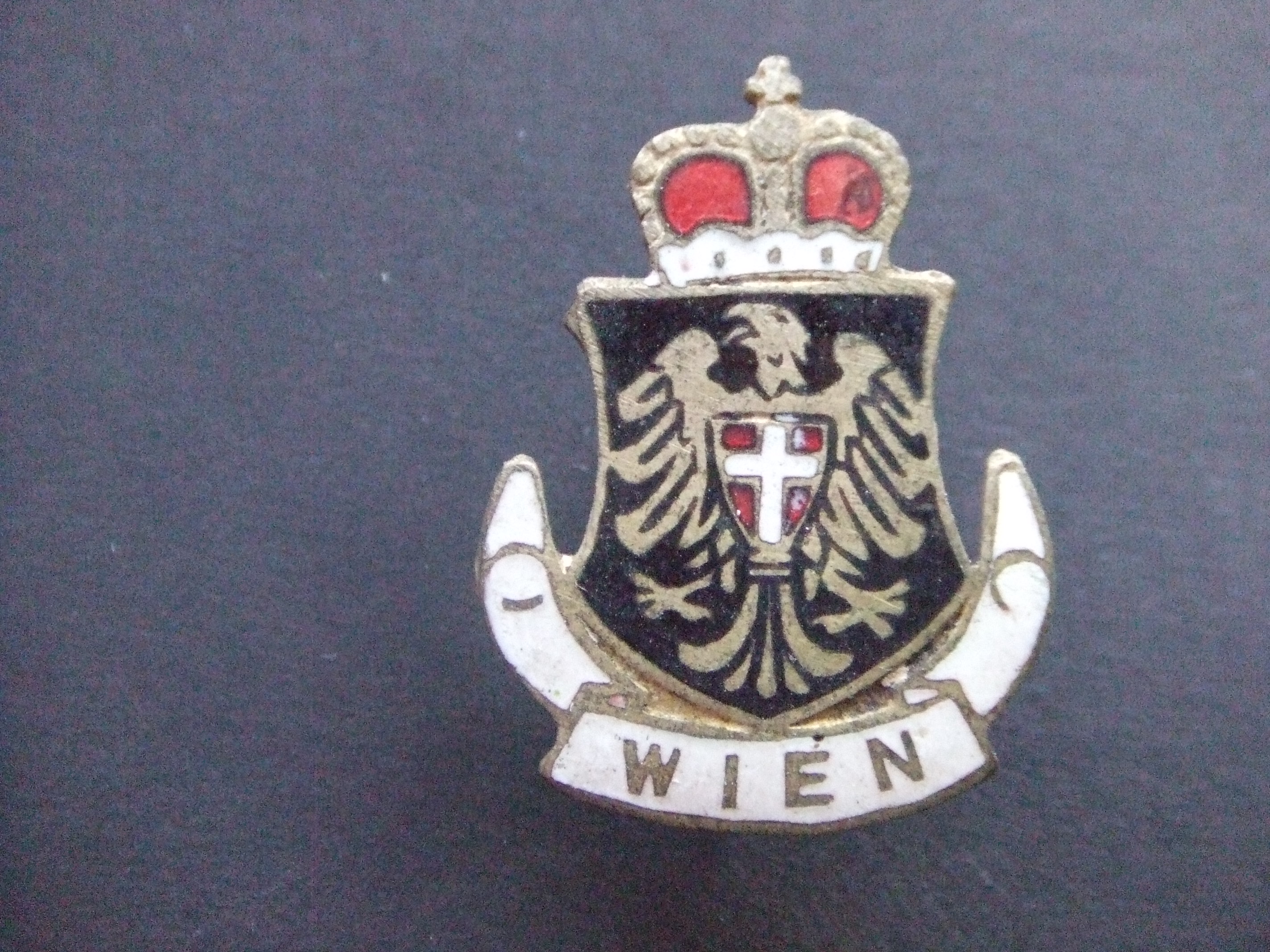 Wenen, (Wien) stad in Oostenrijk stadswapen met kroon